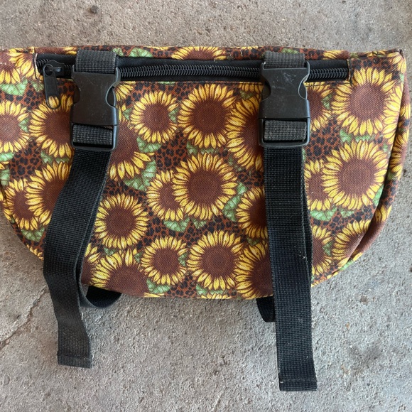 Sunflower Print Saddle Sack Bag - Picture 3 of 4